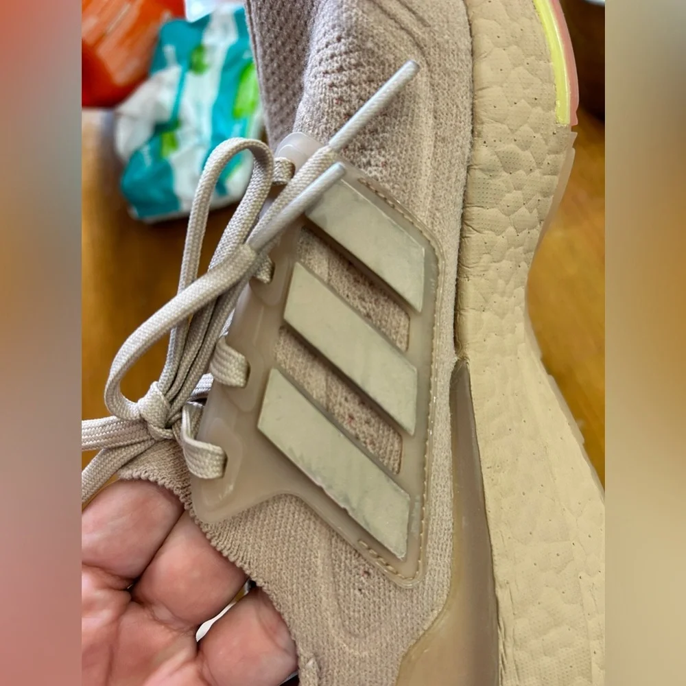 Adidas ultraboost Women’s Shoes Size 9.5 Taupe - Picture 12 of 14